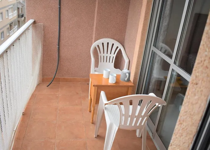 Torri - 3 Mins Walk To Apartment