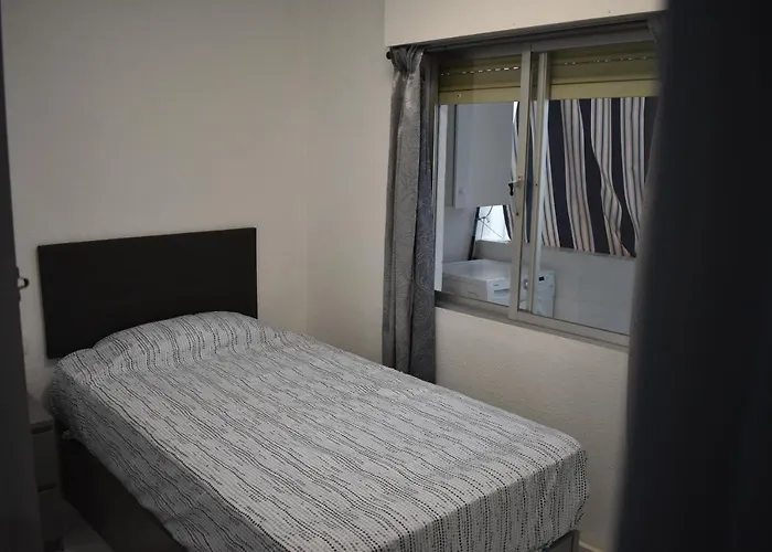 Torri - 3 Mins Walk To Apartment