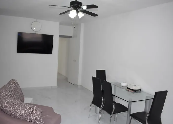 Apartment Torri - 3 Mins Walk To Torrevieja